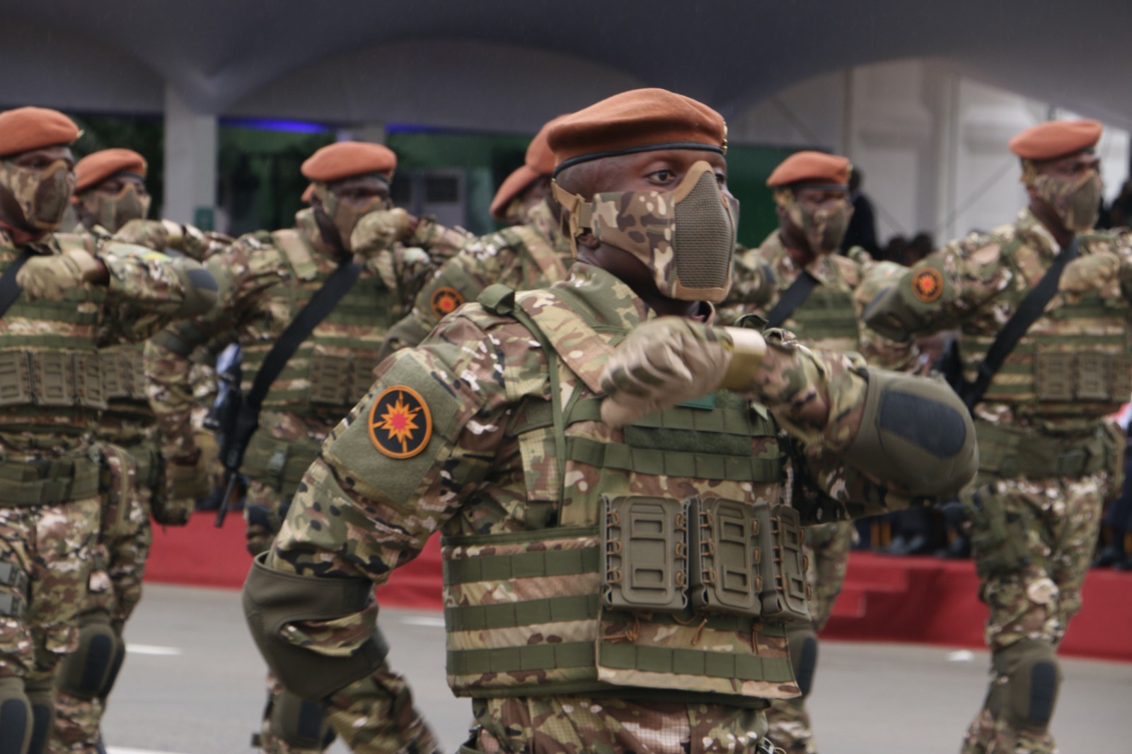 Côte d’Ivoire : 5 000 soldats, 750 véhicules et engins lourds paradent à Bouaké