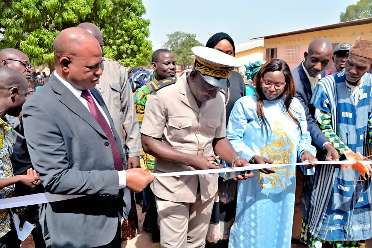 Côte d'Ivoire: Atlantique Assurance Vie offre 6 blocs sanitaires aux écoles de Lataha