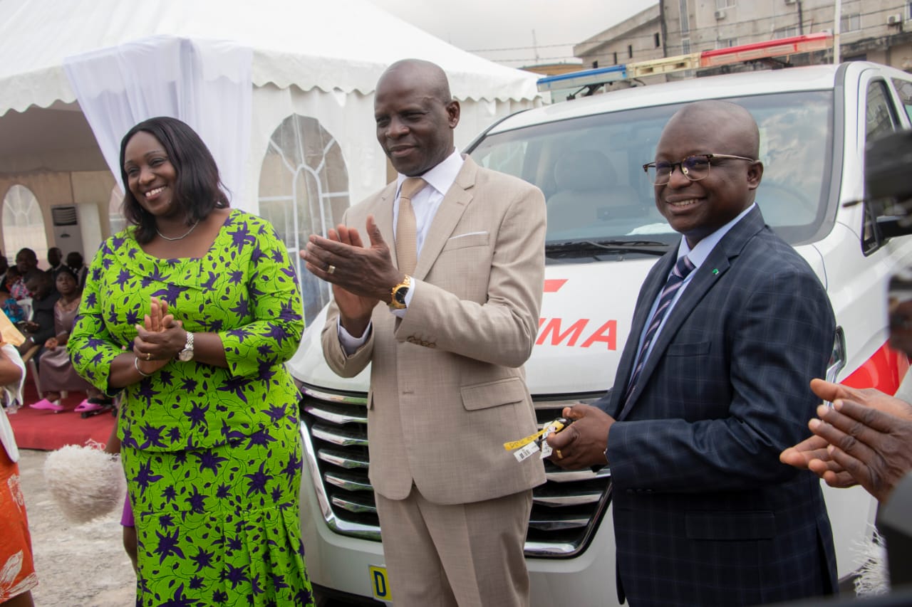 Côte d'Ivoire: remise de 16 studios mobiles et 6 véhicules aux universités