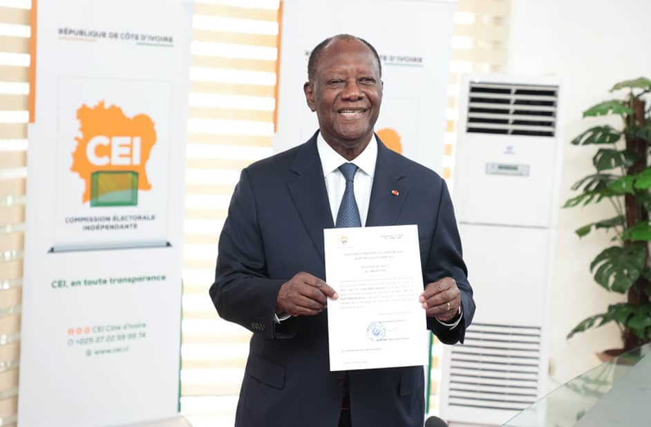 Présidentielle ivoirienne : Ouattara dépose sa candidature dans la ferveur