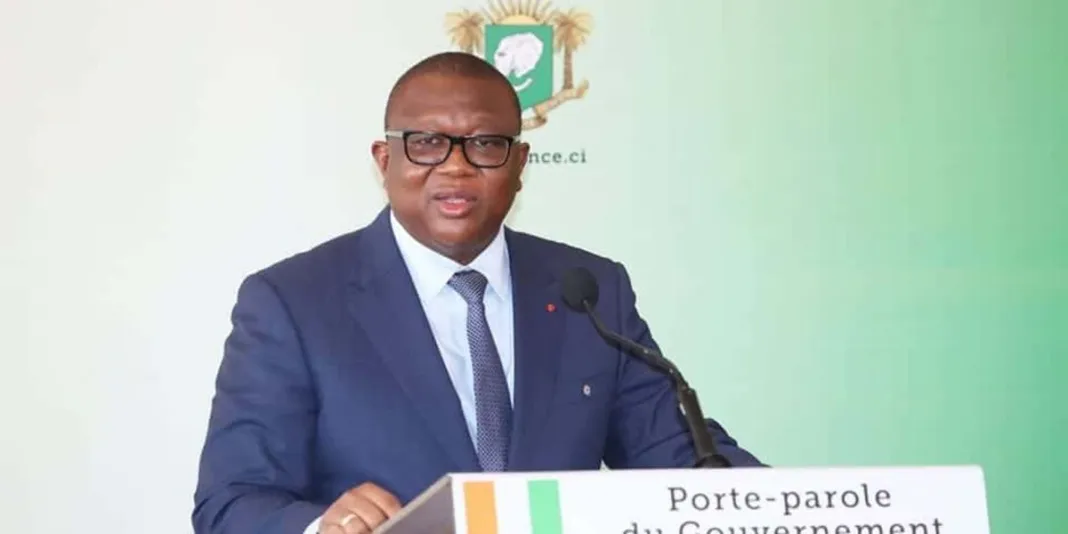 La Côte d’Ivoire "n’a aucun commentaire" sur les propos de Macron (Officiel)