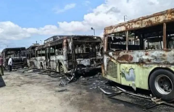 Côte d’Ivoire : 19 autobus de la Sotra ravagés par un incendie à Abobo