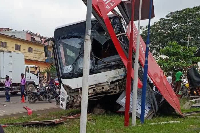 Abidjan/Route du Zoo-Abobo : un accident impliquant un car de transport d’élèves fait un mort