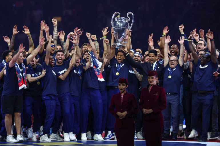 Football : les célébrations du sacre du PSG font deux morts à Paris