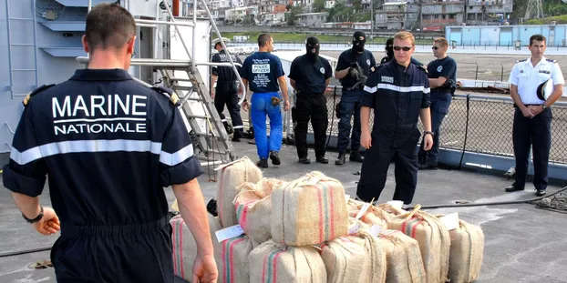 Golfe de Guinée : cinq tonnes de cocaïne saisies par la Marine française