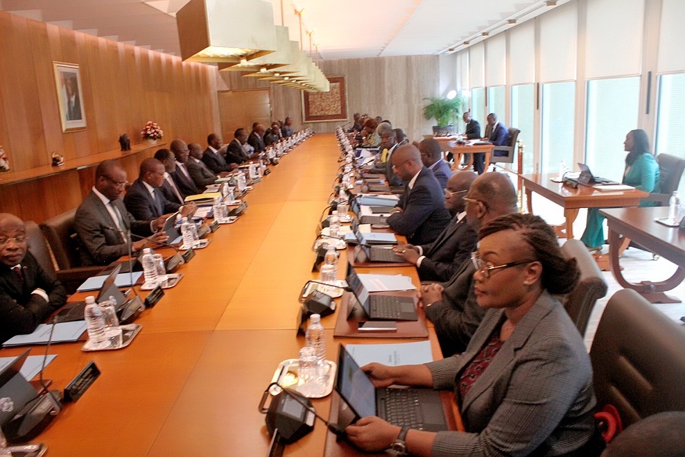 Plus de 28 000 biens publics déjà inventoriés, annonce le gouvernement ivoirien