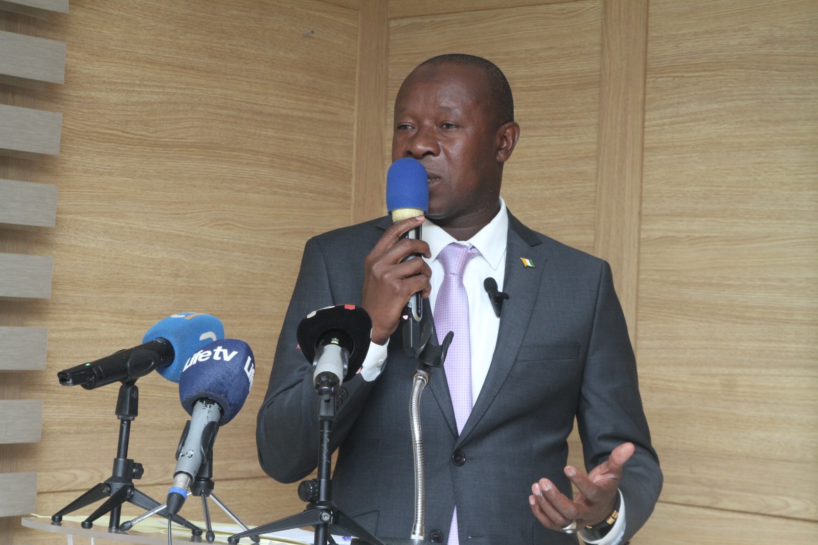 L'économiste Amadou Diaby se déclare candidat à la présidentielle ivoirienne