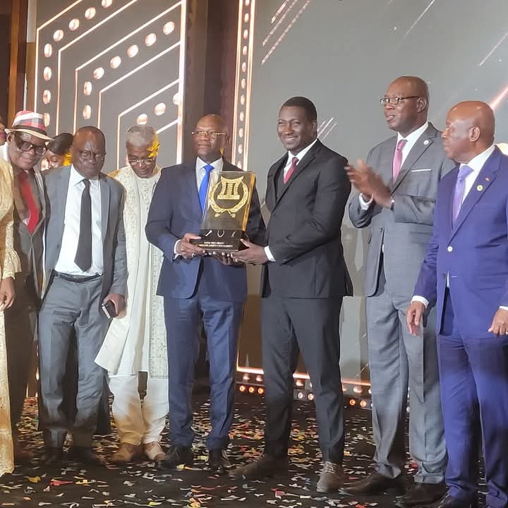 Faustin Ehouman sacré meilleur journaliste de Côte d’Ivoire