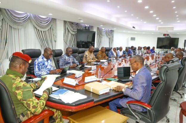 Les chèques comme moyen de paiement dans l’administration interdits au Burkina Faso