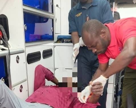Côte d’Ivoire : un homme secouru après avoir menacé de se suicider