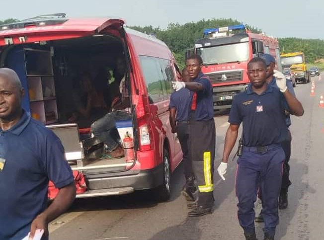 Abidjan: un homme se jette dans la lagune avant d'être secouru par les pompiers