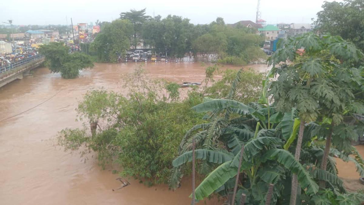 Au moins 77 morts dans des inondations et des accidents de bateau en RDC