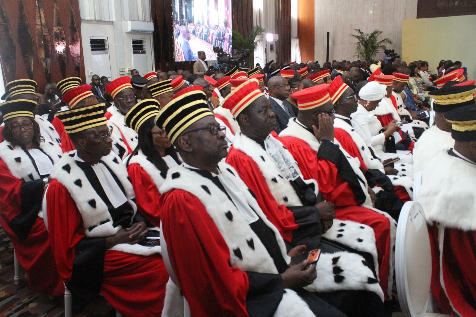 Côte d'Ivoire: les institutions de la République appelées à poursuivre leurs missions avec "indépendance et rigueur"