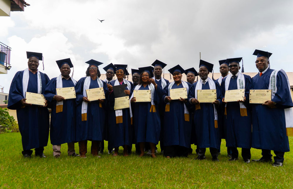 Des journalistes ivoiriens diplômés en management des entreprises de médias