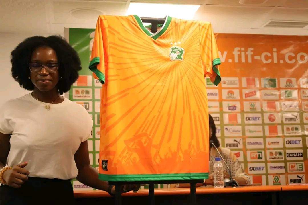 Eléphants de Côte d’Ivoire : le maillot ‘’collector’’ du supporteur présenté par la FIF