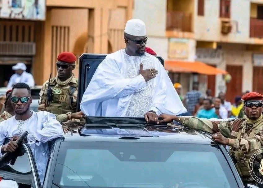 Guinée: le Général Mamadi Doumbouya remporte la présidentielle avec 86,72 % des voix