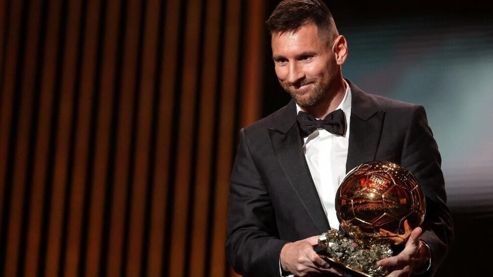 Lionel Messi sacré Ballon d’Or pour la 8è fois