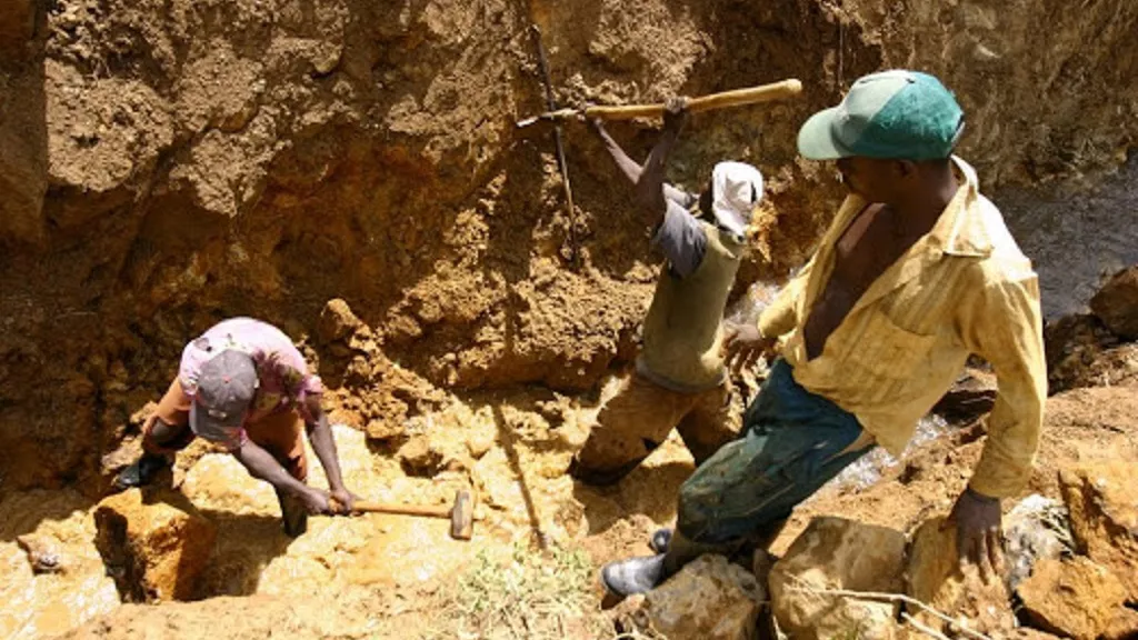 Au moins 18 morts dans l'effondrement d'une mine artisanale au Nigeria