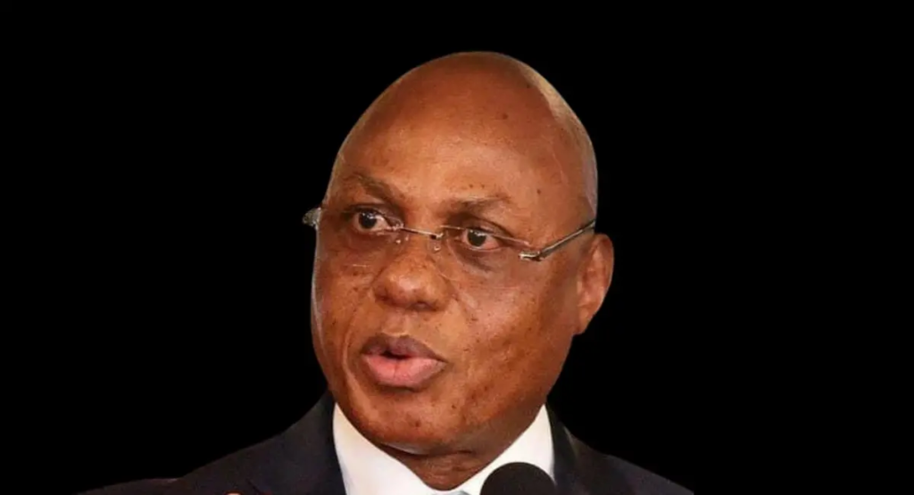 Côte d’Ivoire : le constitutionaliste Ouraga Obou battra campagne pour Ouattara
