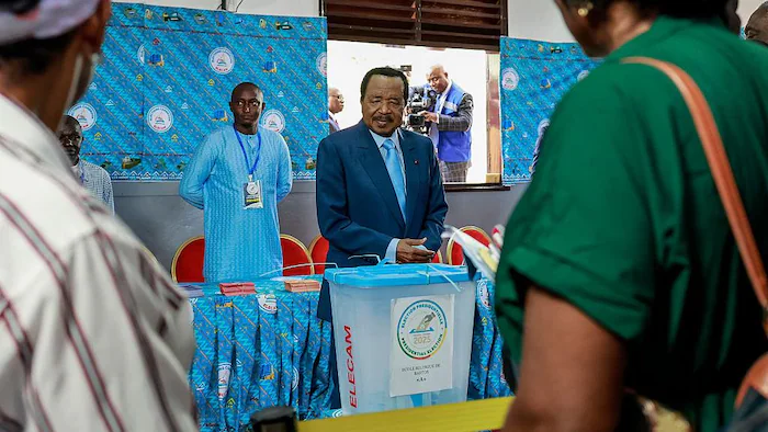 Présidentielle camerounaise : 8 millions d'électeurs votent pour départager 12 candidats