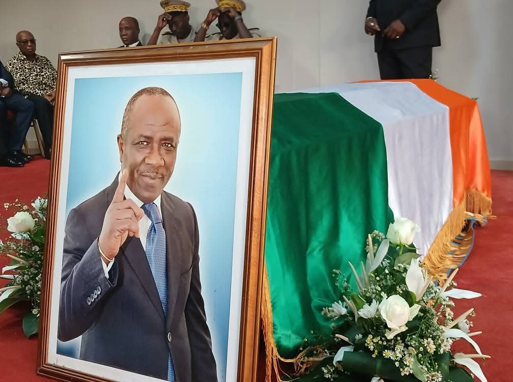 Arrivée à Abidjan de la dépouille mortelle de Sam Etiassé