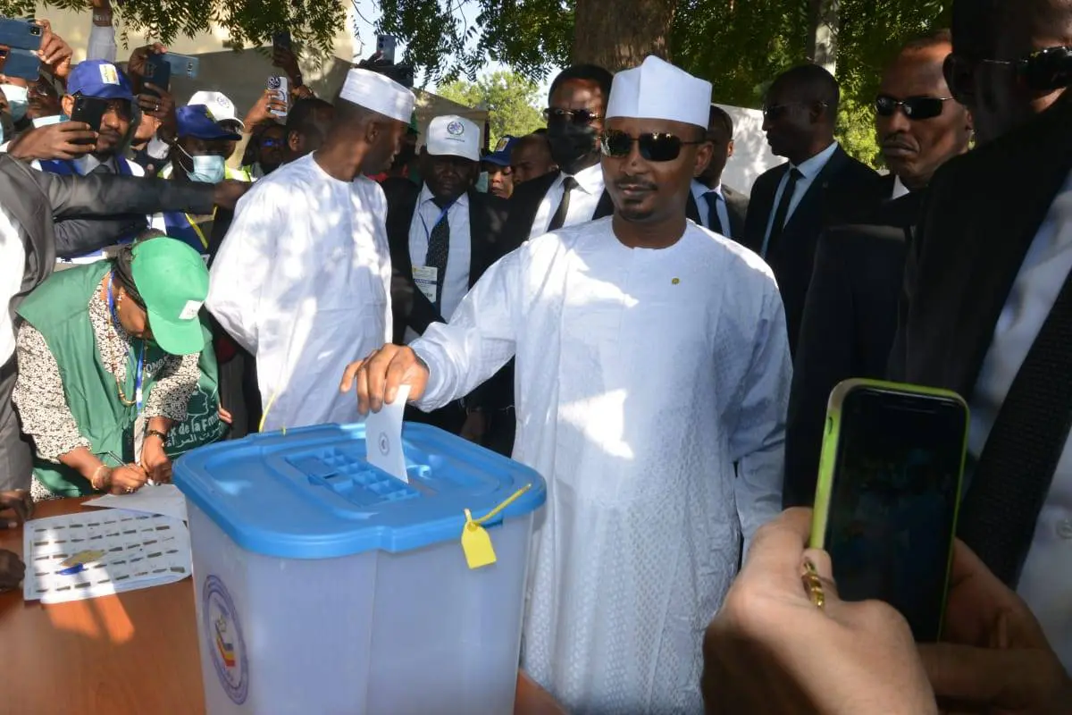 Tchad :  le Parlement adopte un mandat présidentiel de sept ans renouvelable sans limite